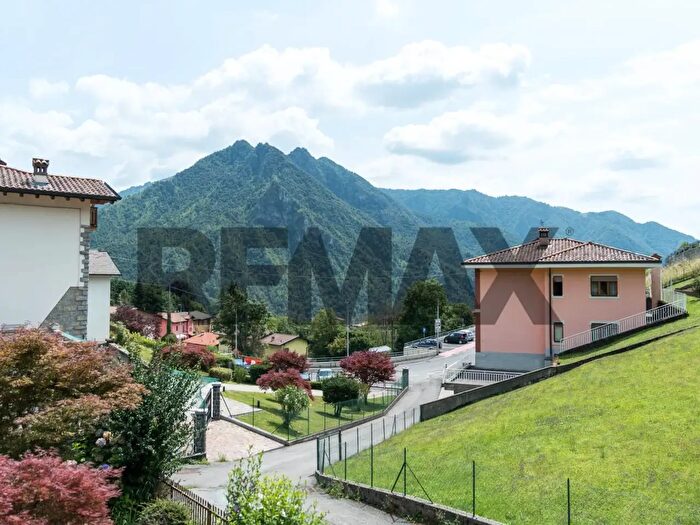 Appartamento trilocale in vendita in Premolo