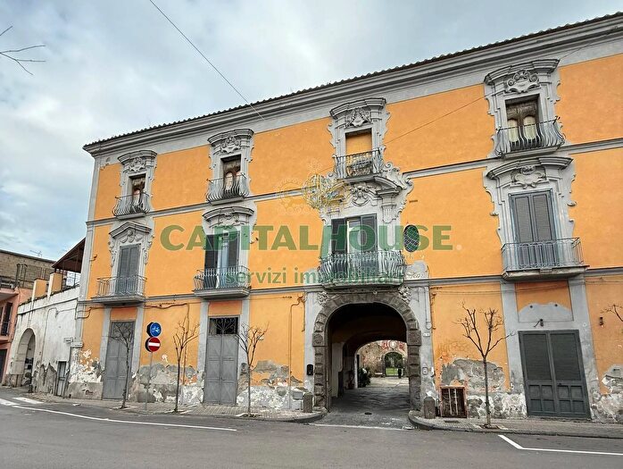 Appartamento con 10 locali in vendita in Corso Vittorio Emanuele III, Camposano