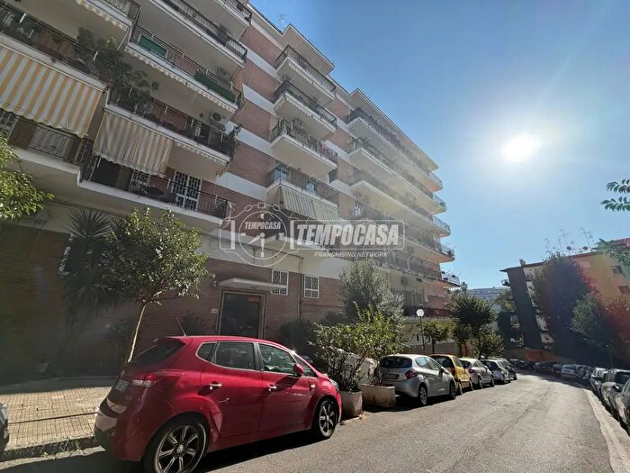 Appartamento trilocale in vendita in Viale Letizia, Napoli
