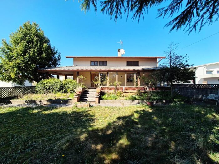 Casa con 5 locali in vendita in Via Julia Divisione, Dignano