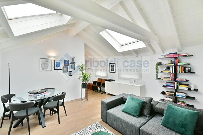 Appartamento trilocale in vendita in Seregno