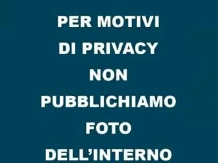 Casa con 6 locali in vendita in Bibbiano
