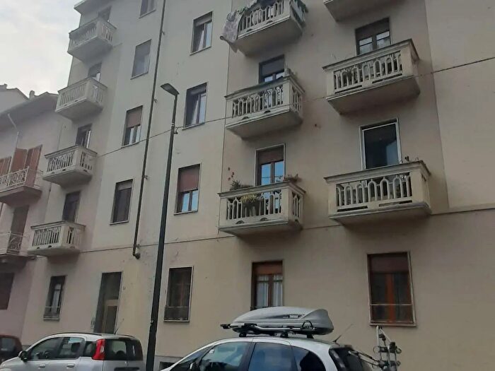 Appartamento trilocale in vendita in Via Mattie, Torino