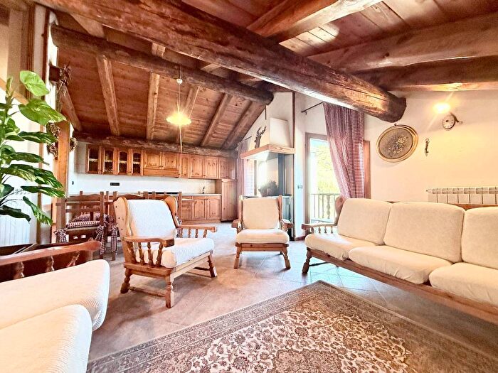 Appartamento trilocale in affitto in Via Sestriere, Pragelato