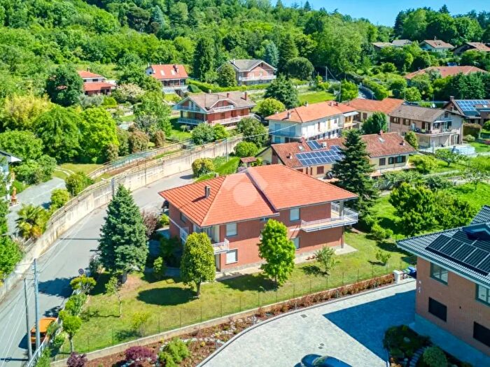 Casa con 10 locali in vendita in Via S Rocco, Villarbasse