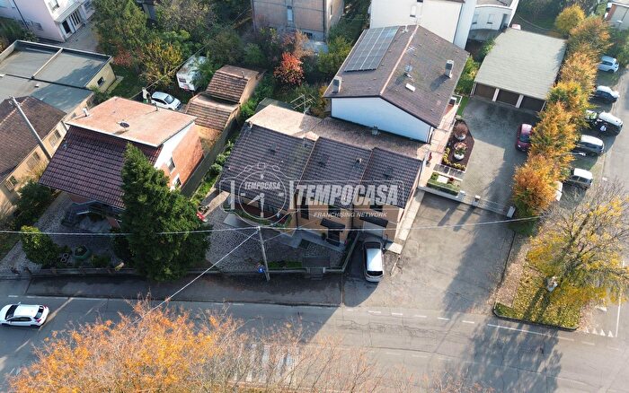 Casa con 5 locali in vendita in Via della Repubblica, Bagnolo In Piano