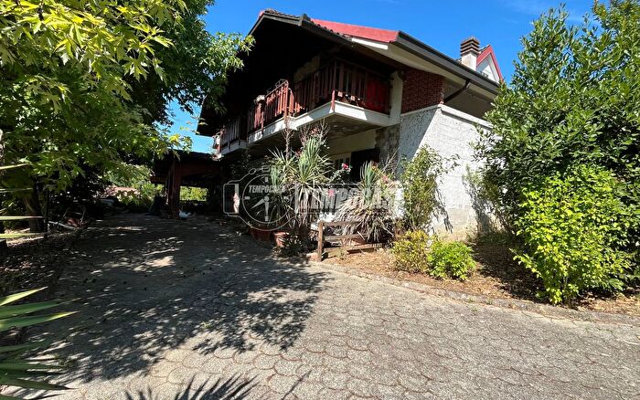 Casa con 7 locali in vendita in Via Molini di Albedosa, Castelletto DOrba