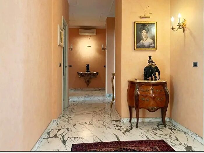 Appartamento con 6 locali in affitto in Torino