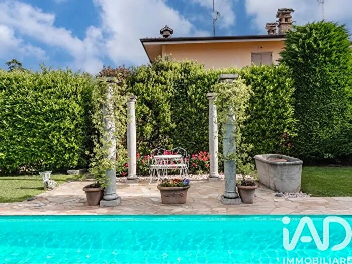 Casa con 7 locali in vendita in Via Via Trento, Montichiari