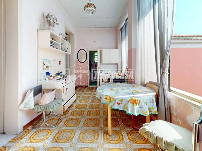 Appartamento con 10 locali in vendita in Via San Nicola, Aversa
