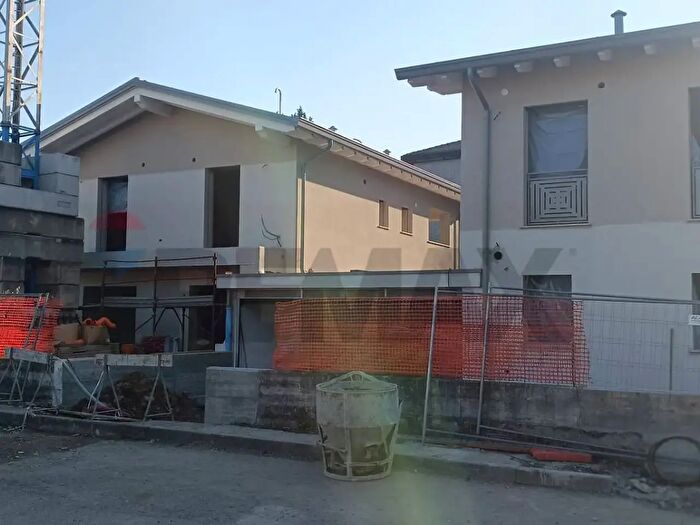 Appartamento trilocale in vendita in Via Privata Betulle, Vaprio DAdda