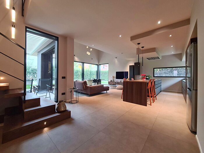 Casa con 5 locali in vendita in Modena