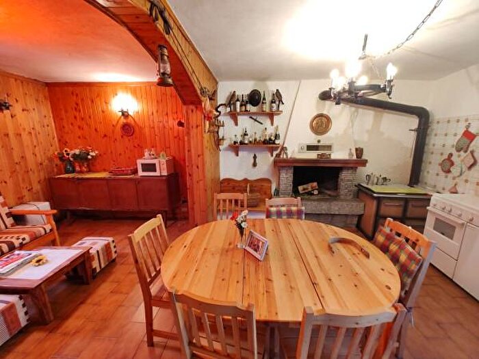 Casa con 5 locali in vendita in Temu