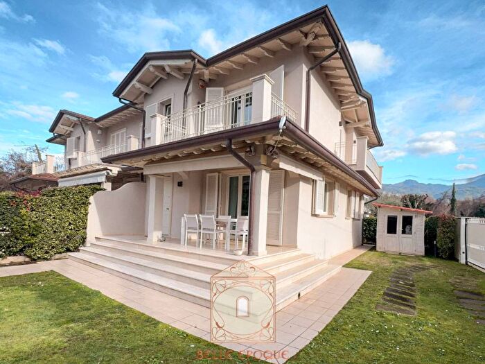 Casa con 6 locali in affitto in Via Ficalucci, Pietrasanta