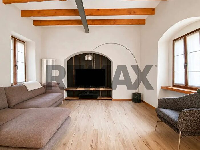 Casa trilocale in vendita in Via per Unchio, Cambiasca