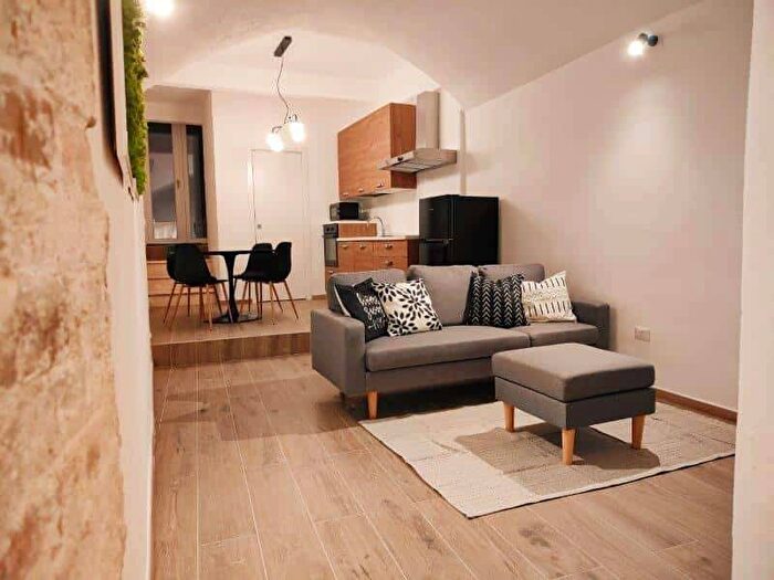 Appartamento trilocale in affitto in Via San Giovanni, Villanova, Cagliari