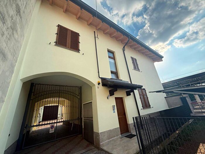 Case in Vendita e in Affitto - 2