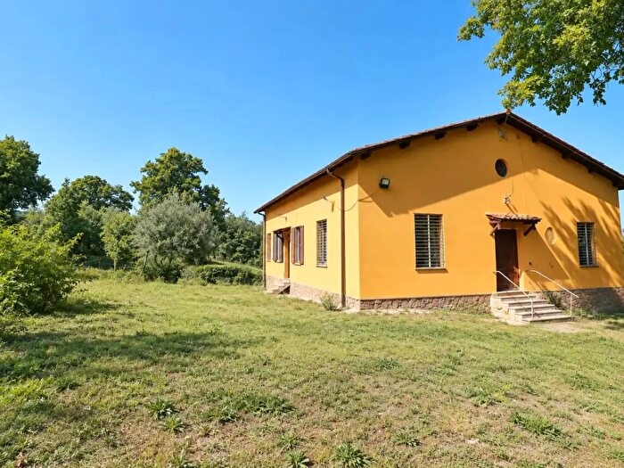 Casa con 7 locali in vendita in Via Santa Maria delle Grazie, Scandriglia