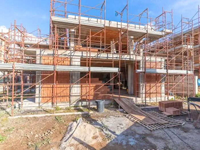 Casa quadrilocale in vendita in Via Santo Stefano di Camastra, Roma