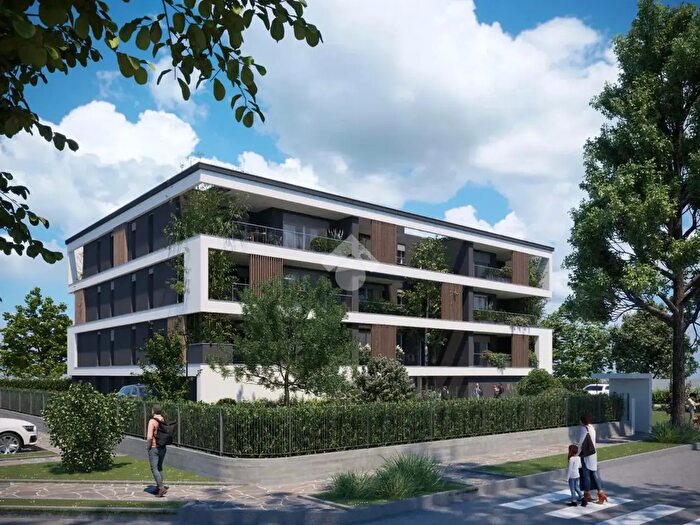 Appartamento trilocale in vendita in Via Marco Minghetti, Carpi