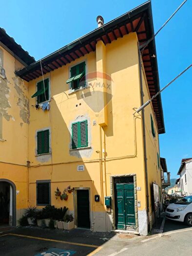 Appartamento trilocale in vendita in Piazza Verdi, Cavriglia