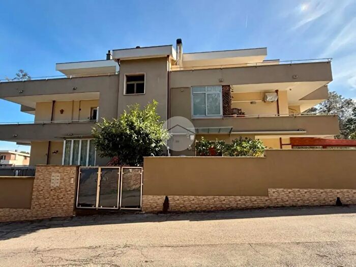 Appartamento quadrilocale in vendita in Via Lago Isoletta, Pescara