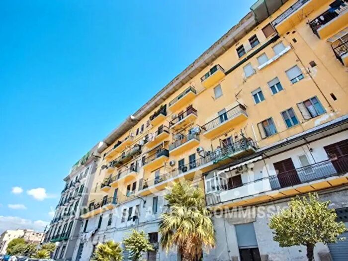 Appartamento bilocale in vendita in Via Ponte della Maddalena, Napoli