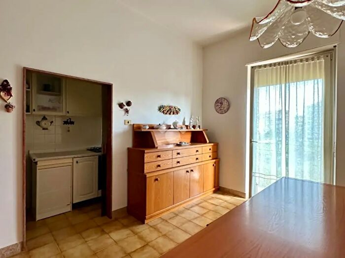 Appartamento con 5 locali in vendita in Via Luigi Negrelli, Verona