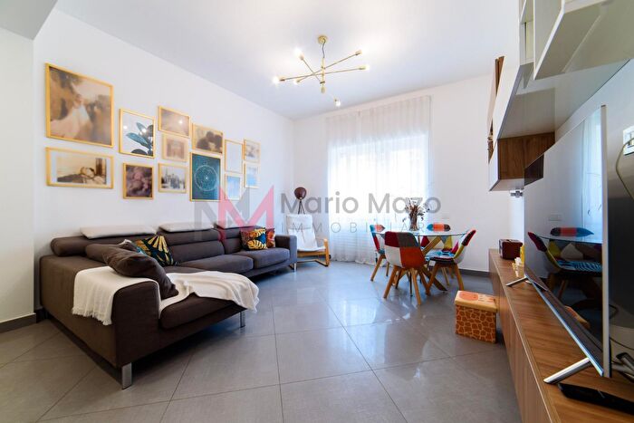 Appartamento trilocale in vendita in Via Settimio Mobilio, Salerno