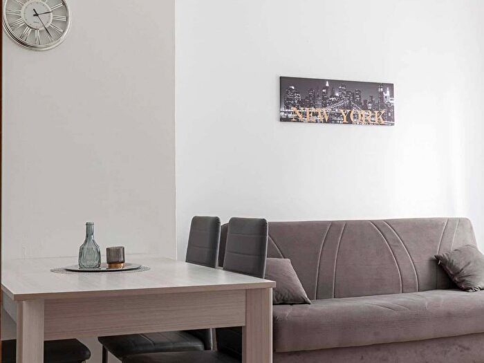 Appartamento bilocale in affitto in Via Maria Cristina, Centro, Pero