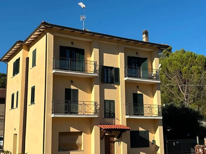 Appartamento quadrilocale in vendita in Strada dei Canali, Collazzone