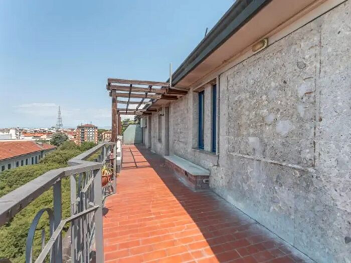 Appartamento quadrilocale in vendita in Viale Lombardia, Milano