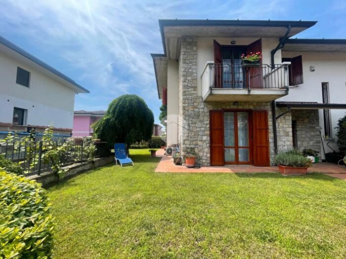 Casa con 5 locali in vendita in Via Aristide Pietroboni, Cellatica