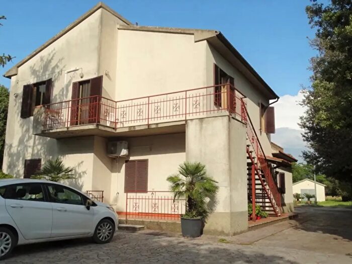 Appartamento con 7 locali in vendita in Via Rosellana, Grosseto