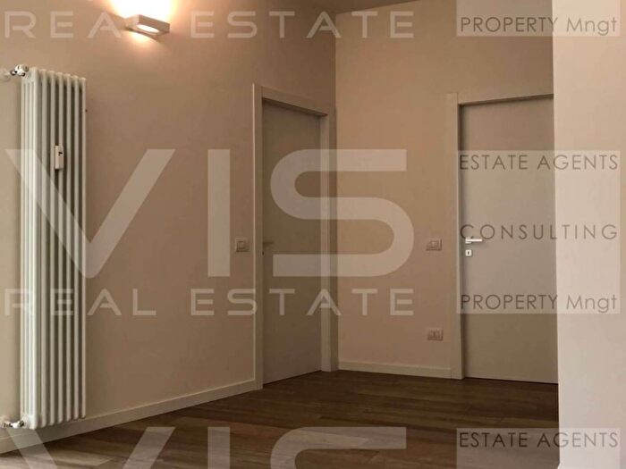 Appartamento trilocale in affitto in Via Orio Vergani, Maggiolina, Milano