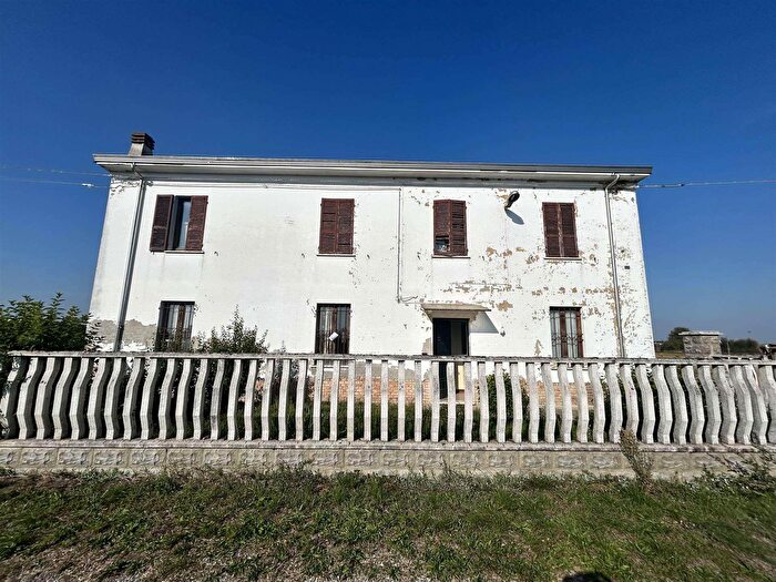 Casa con 7 locali in vendita in San Giorgio Piacentino