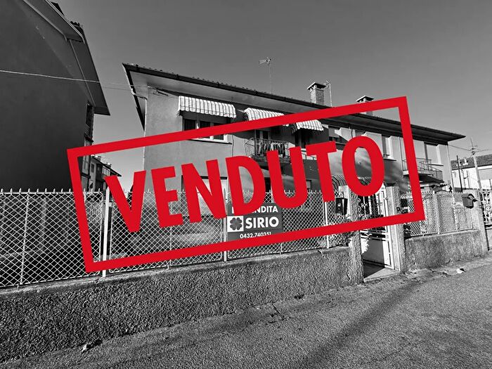 Appartamento quadrilocale in vendita in Via Dante Alighieri, Manzano