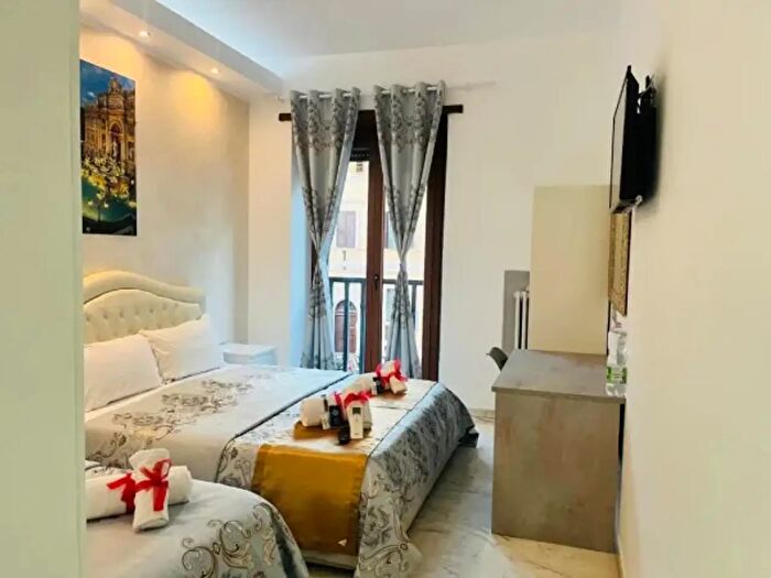 Appartamento con 6 locali in affitto in Via Urbano Rattazzi, Roma