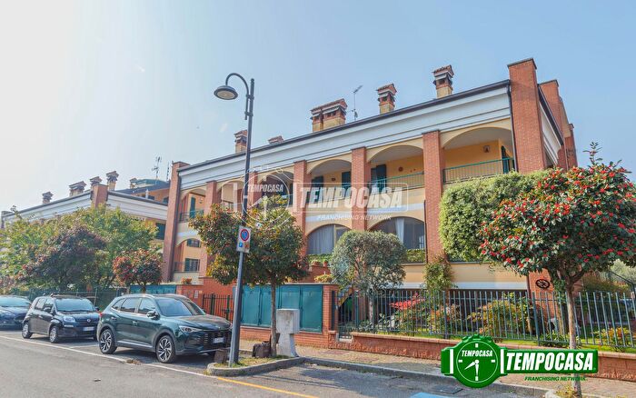 Appartamento trilocale in vendita in Via Fratelli Testa, Giussago