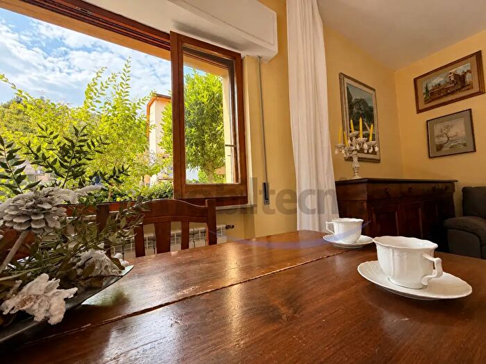 Casa con 6 locali in vendita in Capolona