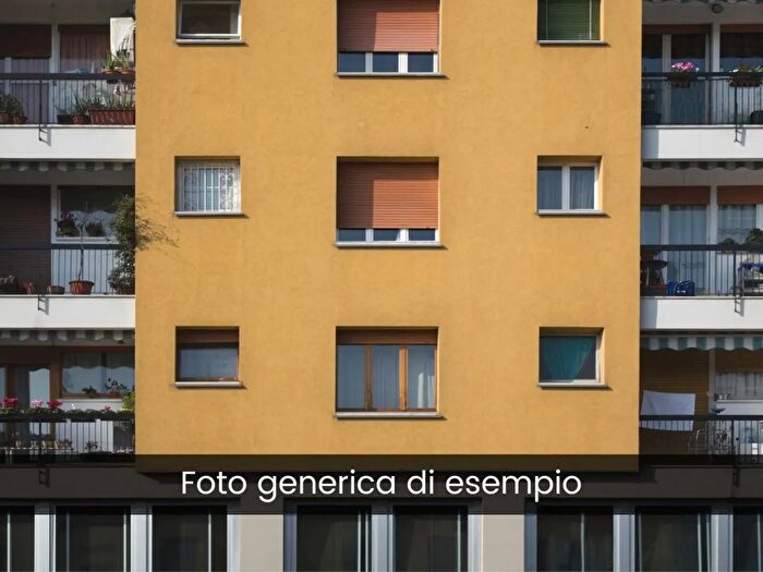 Appartamento con 9 locali in vendita in Frazione Uccelli, Caprile