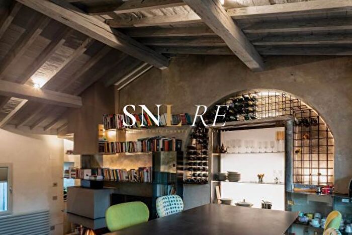 Appartamento trilocale in affitto in Via di San Niccolò, Firenze