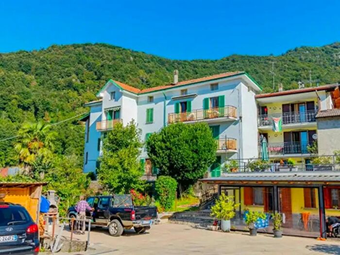 Casa quadrilocale in vendita in Via Calcinone, Corna Imagna