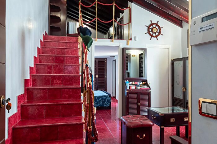 Appartamento bilocale in vendita in Via di Tor di Nona, Roma