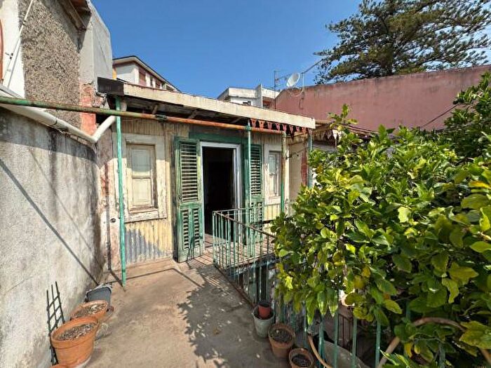 Casa con 6 locali in vendita in Via Consolare Pompea, Messina