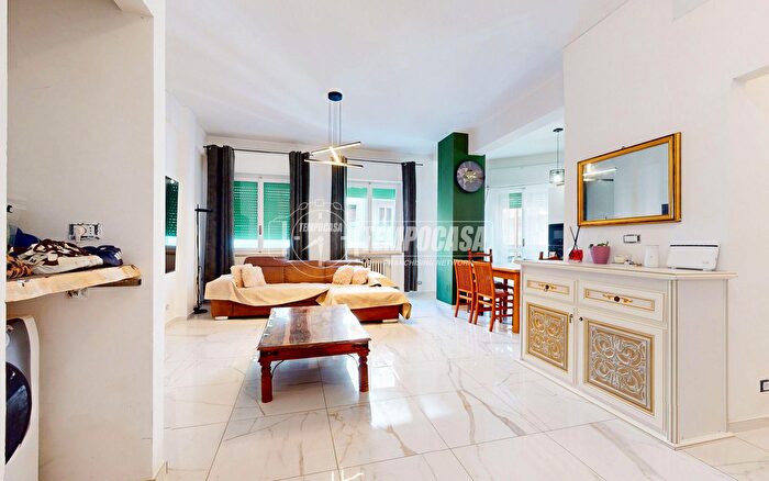 Appartamento trilocale in vendita in Via Carlo Goldoni, Mantova