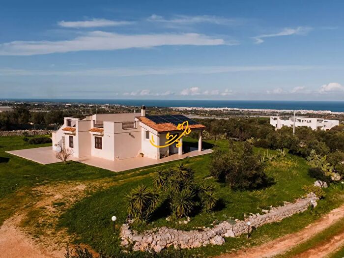 Casa con 5 locali in vendita in Strada Comunale Fondo delle Rose, Polignano A Mare