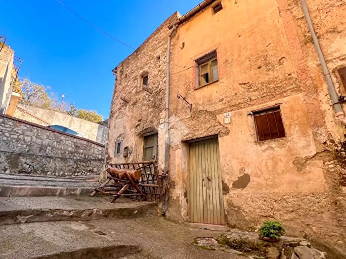 Appartamento trilocale in vendita in Via S Luca, Formia