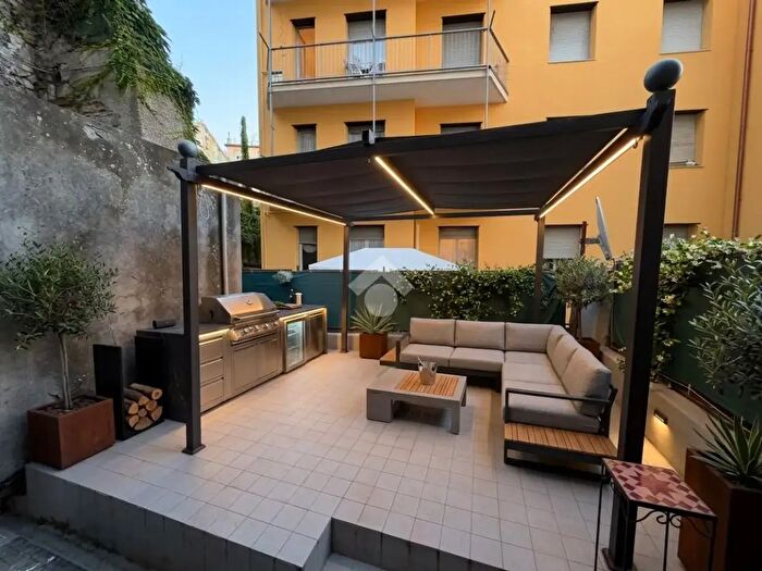 Appartamento trilocale in vendita in Via Elsa, Genova