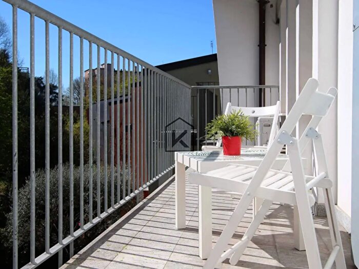 Appartamento trilocale in affitto in Via Vesio, Milano